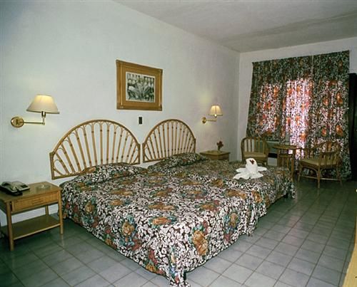 'Hotel - Faro Luna - habitacion' Check our website Cuba Travel Hotels .com often for updates.